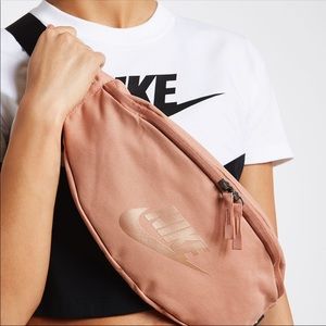 *NIKE* Fanny Pack Rose Gold